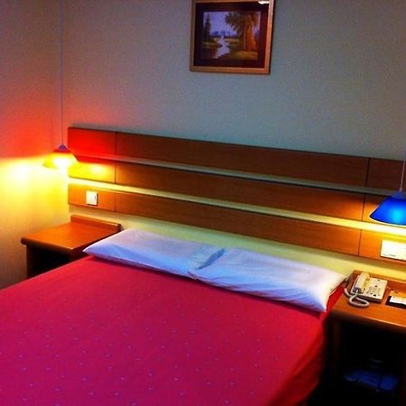 Home Inn Hotel Guiyang Fushui Middle Road Esterno foto