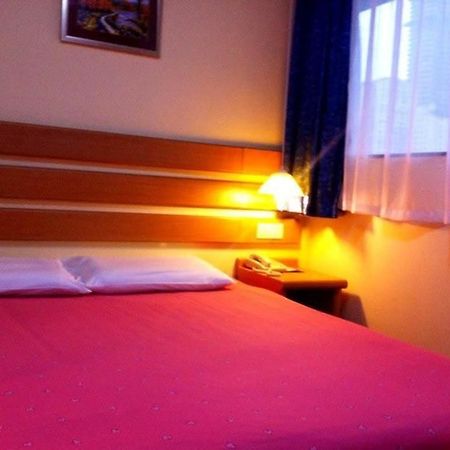 Home Inn Hotel Guiyang Fushui Middle Road Esterno foto